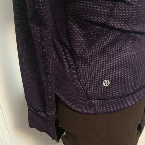 Lululemon Precision Jacket Deep Zinfandel -Size 4 - Picture 6 of 6